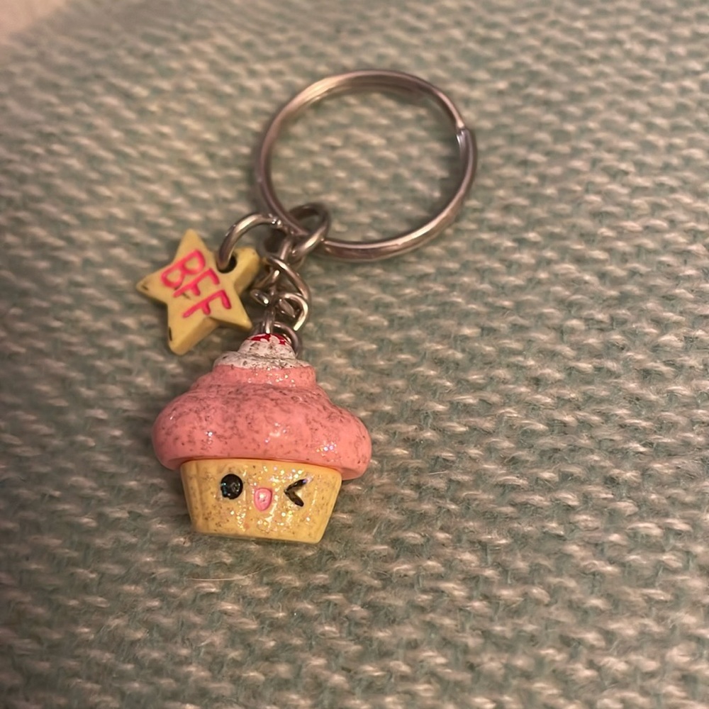 BFF cupcake key ring